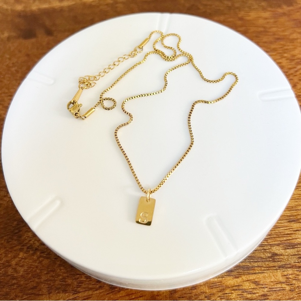 Necklace Gold tone “S” Initial Box Chain NWT Stamped “S Steel”